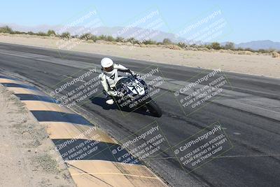 media/Dec-01-2025-Moto Forza (Mon) [[2daa91e15f]]/2-Intermediate Group/Session 4 (Turn 10 Inside)/